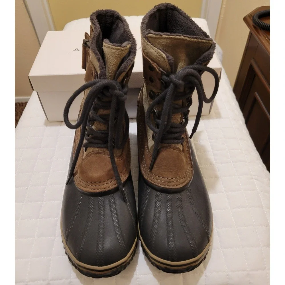 Like New Sorel Women's Size 7 Winter Fancy‎ Lace II Rain Boot Black Tan Leather